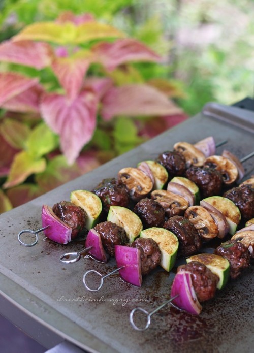 A LCHF and Atkins diet friendly meatball recipe from Mellissa Sevigny of I Breathe Im Hungry