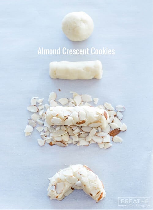 Nobody will believe that these amazing almond crescent cookies are low carb and gluten free! Shhhh....