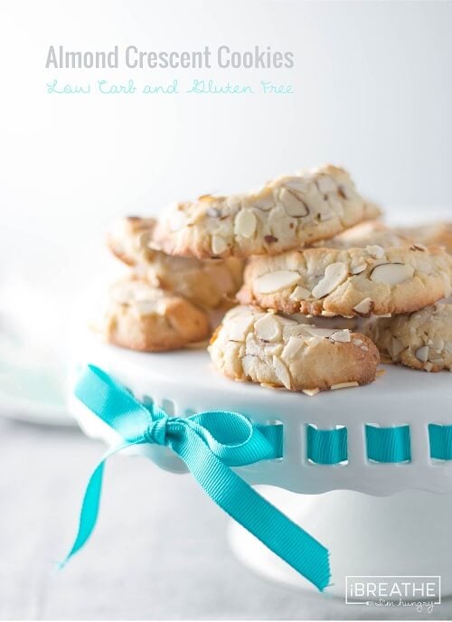 Nobody will believe that these amazing almond crescent cookies are low carb and gluten free! Shhhh....