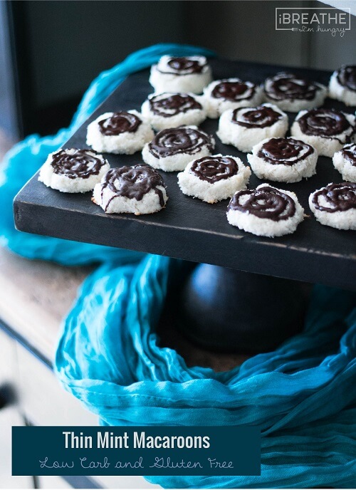 These easy Low Carb Thin Mint Macaroon cookies taste like your favorite thin mint candies! Low Carb, Dairy Free, Gluten Free