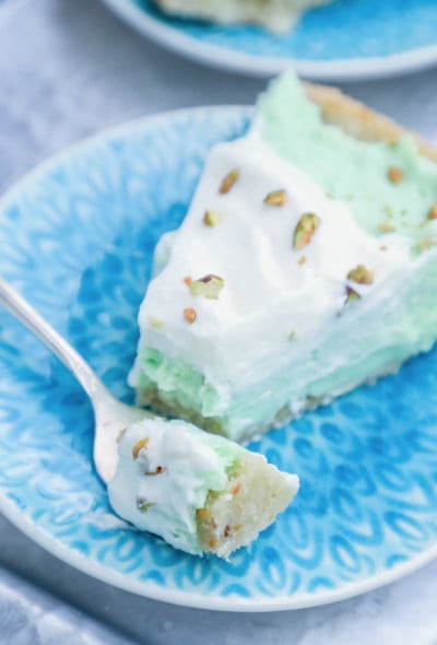 Ket Pistachio Pudding Pie on a Turquoise plate