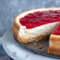 Cross section of the Keto cranberry orange cheesecake